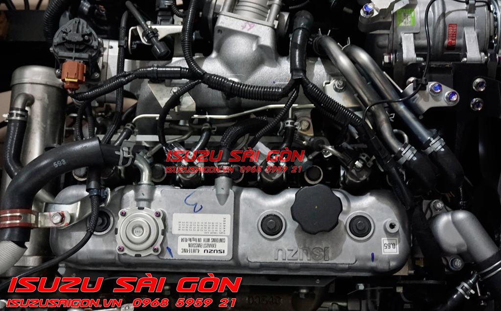 Xe Tải Isuzu 2T4 QKR210 QMR77HE5A Mui Bạt | Xe Isuzu 2.4 Tấn Mui Bạt 10